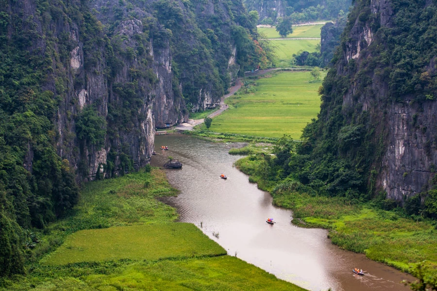 1734679645_tam-coc-bicycle-tour-from-hanoi (2).webp